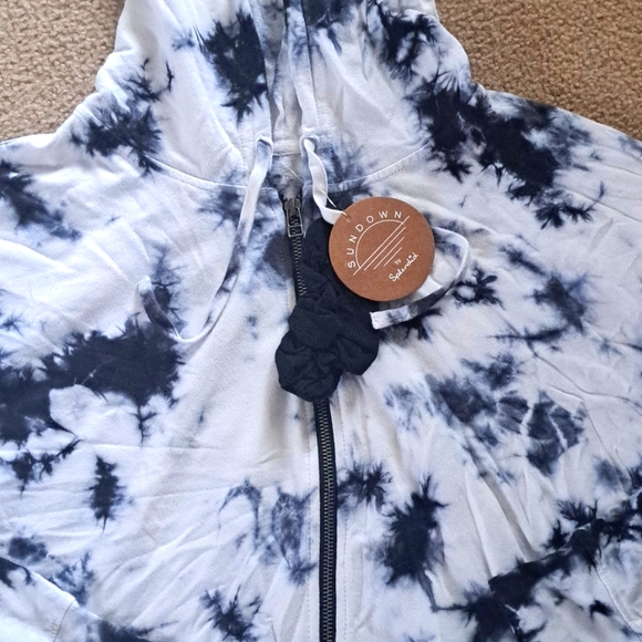 SUNDOWN BY SPLENDID  ZIPPER TOP. XL - Picture 5 of 12